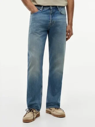 Avslappnade raka jeans