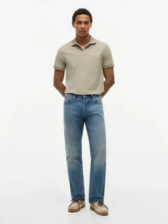 Avslappnade raka jeans