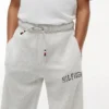 Barnbyxor med Hilfiger-logotyp Barnbyxor med Hilfiger-logotyp