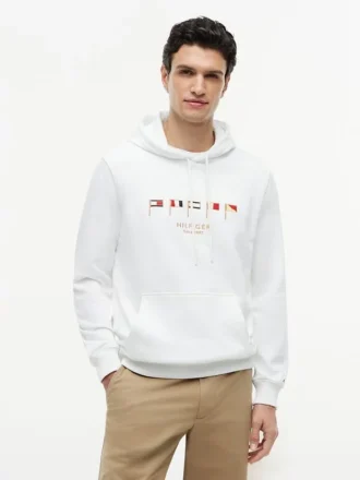 Broderad hoodie med nautiska flaggor