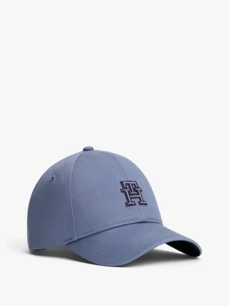 Broderad monogram-kepsar