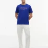 Broderad T-shirt med sjöfartsflagga