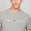 Broderad T-shirt med Tommy-logotyp i smal passform Broderad T-shirt med Tommy-logotyp i smal passform