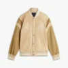 Broderad varsityjacka i mocka Broderad varsityjacka i mocka