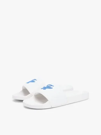 Broderade pooltofflor med monogram