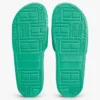 Broderade pooltofflor med monogram