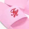 Broderade pooltofflor med monogram