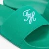 Broderade pooltofflor med monogram