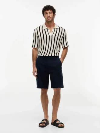 Cargoshorts i stretchig twill med avslappnad passform