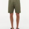 Chinoshorts i avslappnad bomulls- och linneblandning Chinoshorts i avslappnad bomulls- och linneblandning