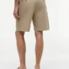 Chinoshorts i avslappnad bomulls- och linneblandning Chinoshorts i avslappnad bomulls- och linneblandning