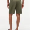 Chinoshorts i avslappnad bomulls- och linneblandning Chinoshorts i avslappnad bomulls- och linneblandning