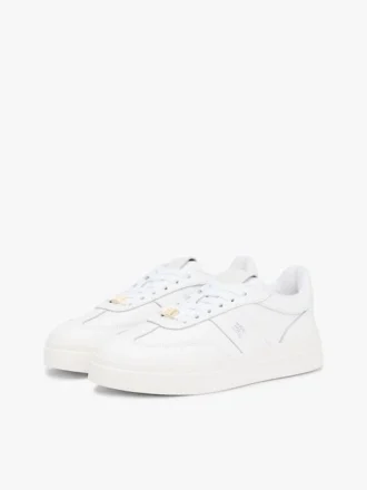 Court-sneakers i kornigt läder