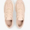 Court-sneakers i kornigt läder Court-sneakers i kornigt läder