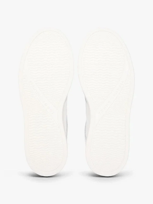 Court-sneakers i kornigt läder Court-sneakers i kornigt läder