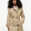 Dubbelknäppt trenchcoat med bälte Dubbelknäppt trenchcoat med bälte