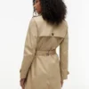 Dubbelknäppt trenchcoat med bälte Dubbelknäppt trenchcoat med bälte