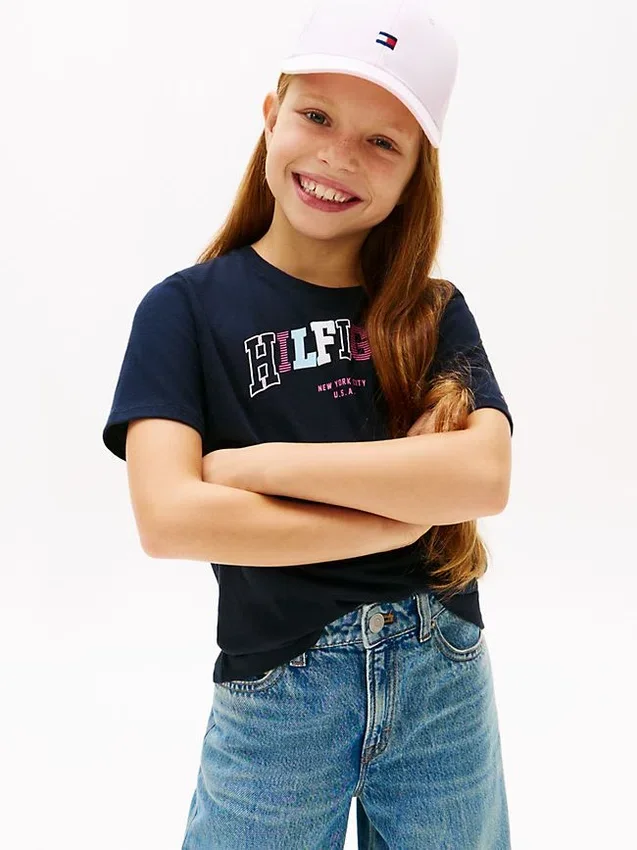 Flerfärgad T-shirt med Hilfiger-logotyp för barn Flerfärgad T-shirt med Hilfiger-logotyp för barn