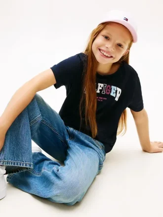 Flerfärgad T-shirt med Hilfiger-logotyp för barn