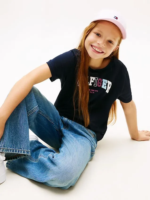 Flerfärgad T-shirt med Hilfiger-logotyp för barn Flerfärgad T-shirt med Hilfiger-logotyp för barn