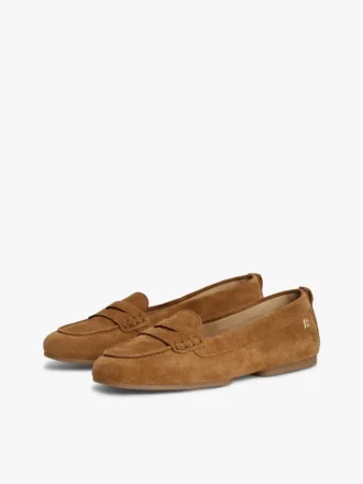 Flexibla pennyloafers i mocka