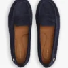 Flexibla pennyloafers i mocka