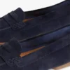 Flexibla pennyloafers i mocka
