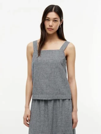 Gingham-linneblandad linne