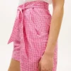 Gingham-seersuckershorts med bälte