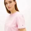 Guldtonad T-shirt med klubbens emblem