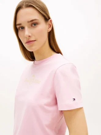 Guldtonad T-shirt med klubbens emblem