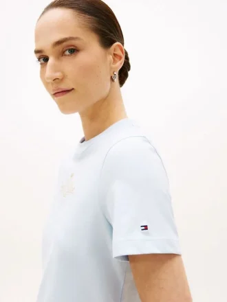 Guldtonad T-shirt med klubbens emblem