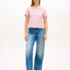 Guldtonad T-shirt med klubbens emblem