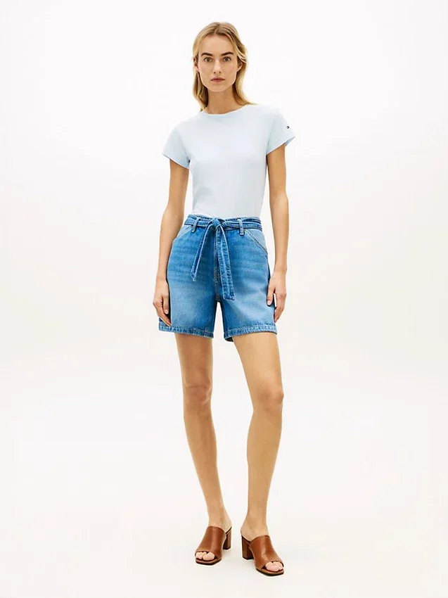 Högmidjade jeansshorts med bälte Högmidjade jeansshorts med bälte