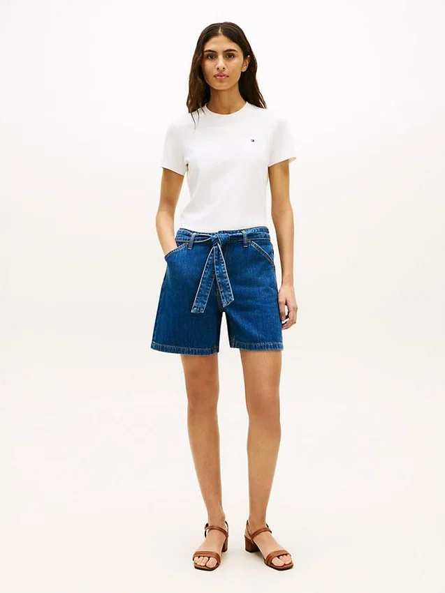 Högmidjade jeansshorts med bälte Högmidjade jeansshorts med bälte