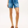 Högmidjade jeansshorts med bälte Högmidjade jeansshorts med bälte