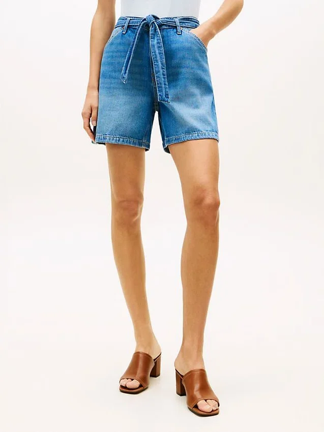 Högmidjade jeansshorts med bälte Högmidjade jeansshorts med bälte
