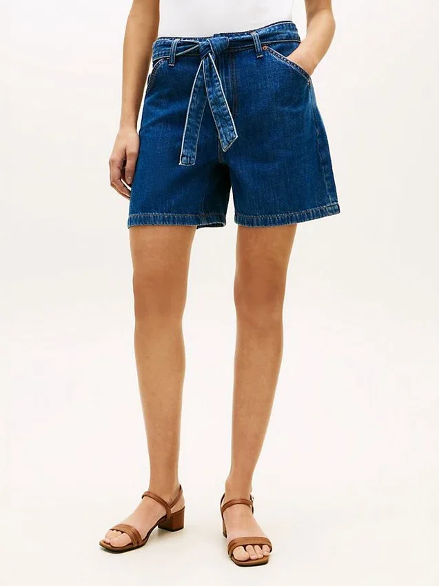 Högmidjade jeansshorts med bälte Högmidjade jeansshorts med bälte