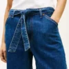 Högmidjade jeansshorts med bälte Högmidjade jeansshorts med bälte