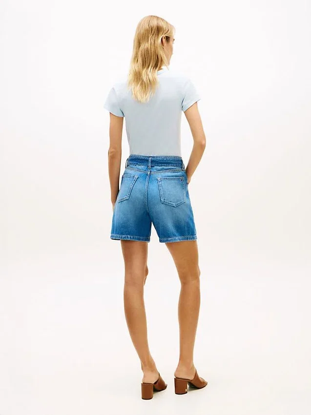Högmidjade jeansshorts med bälte Högmidjade jeansshorts med bälte