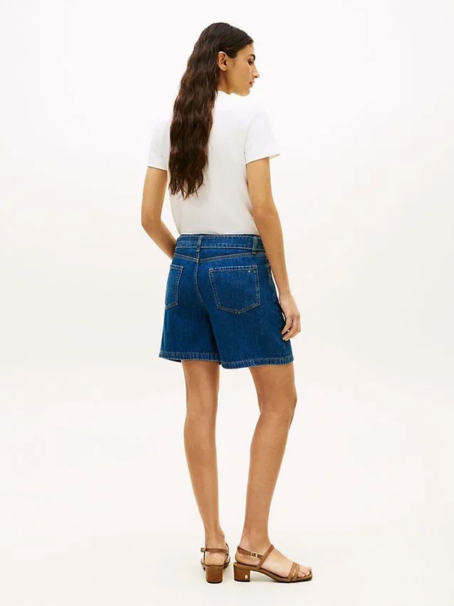 Högmidjade jeansshorts med bälte Högmidjade jeansshorts med bälte