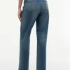 Högmidjade klassiska raka Jeans