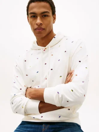 Hoodie med flagglogo över hela plagget