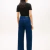 Jeans med hög midja, bälte och vida ben Jeans med hög midja, bälte och vida ben