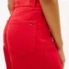 Jeans med hög midja, vid ben och rå kant