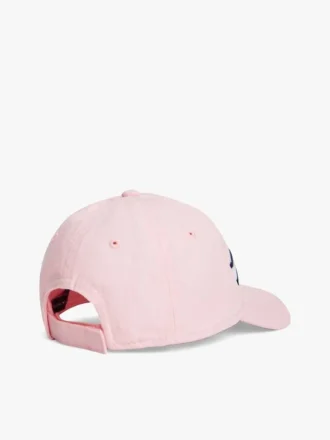 Kepsar med flaggstripor och logotyp för barn