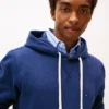 Klassisk hoodie i borstad fleece Klassisk hoodie i borstad fleece