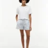 Kortärmad T-shirt och korta shorts Kortärmad T-shirt och korta shorts