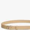 Läderskärp med monogramspänne Läderskärp med monogramspänne