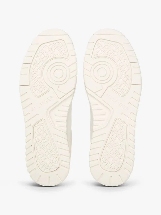 Låg sneaker i läder- och mockablandning Låg sneaker i läder- och mockablandning